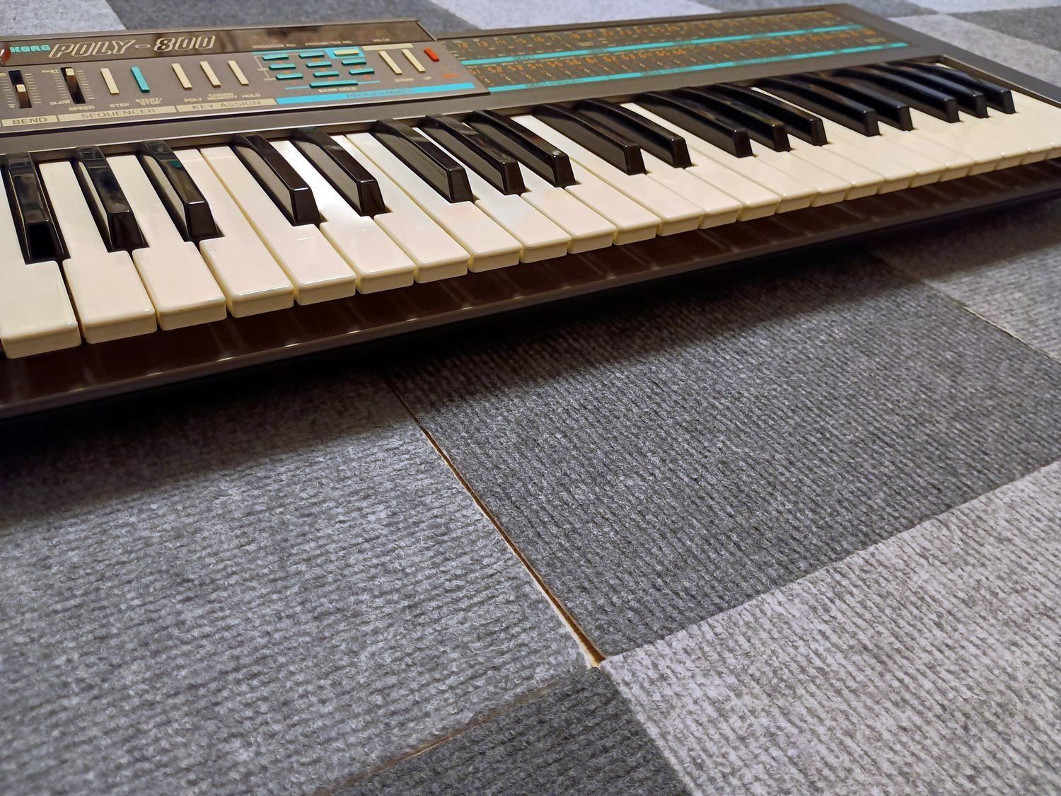 整備済・完動品】 KORG POLY-800 バッテリ改造済（アダプター付 