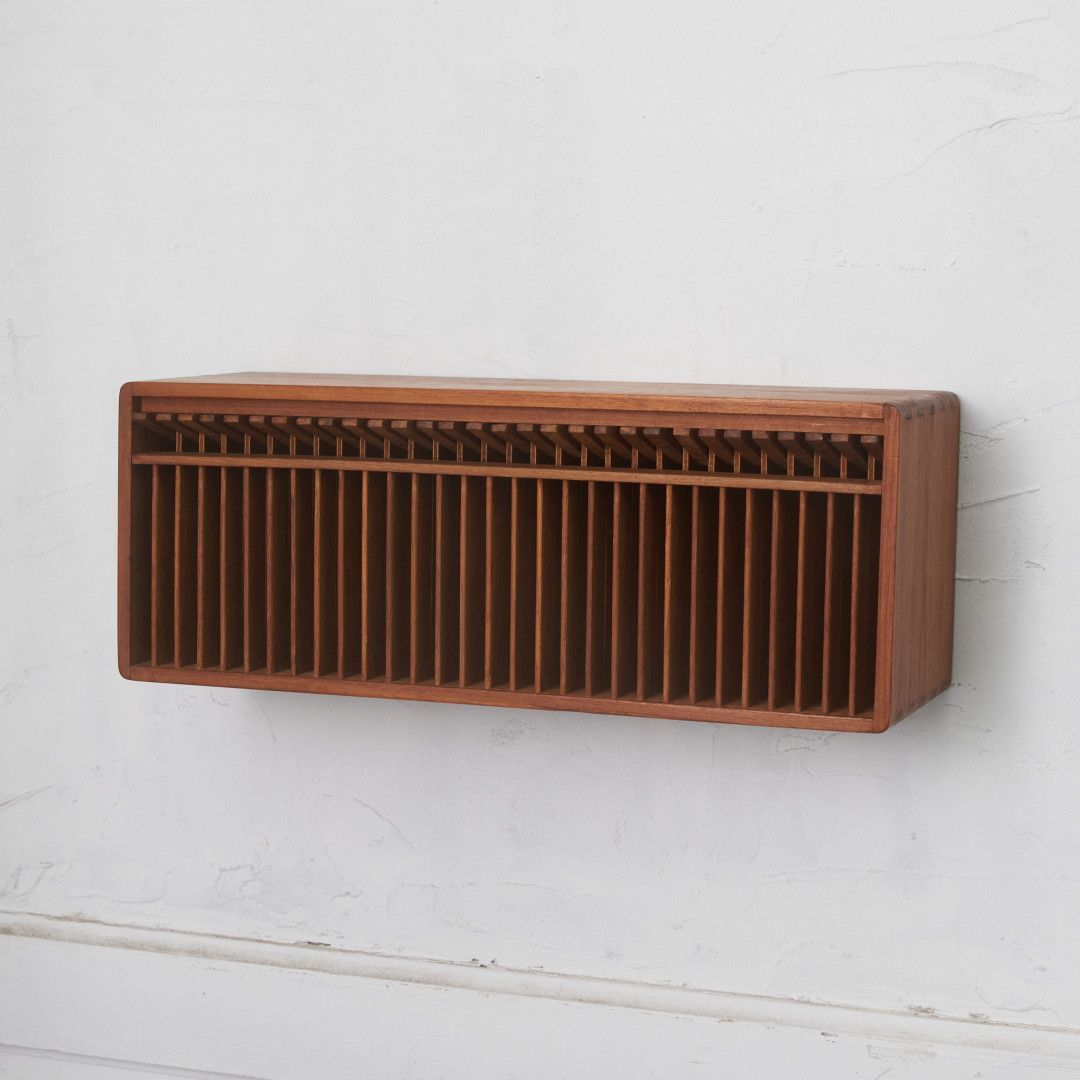 デンマーク KALMAR Designs 壁掛け CDラック チーク 無垢材 WALL CD 収納 収納棚 木製 天然木 ウォールラック 北欧 ヴィンテージ 99488