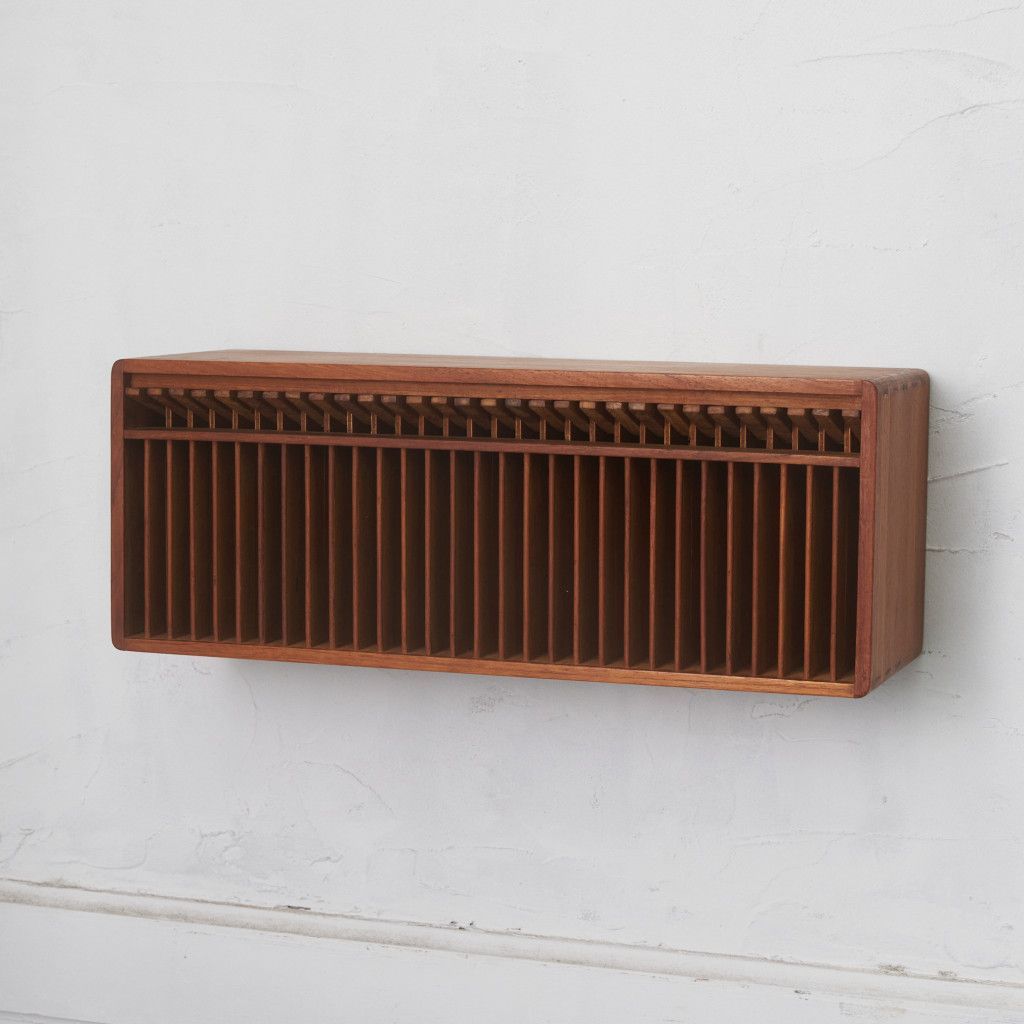 KALMAR Designs 壁掛けCDラック　デンマーク　1980-1990 デンマーク KALMAR Designs 壁掛け CDラック チーク 無垢材 WALL CD