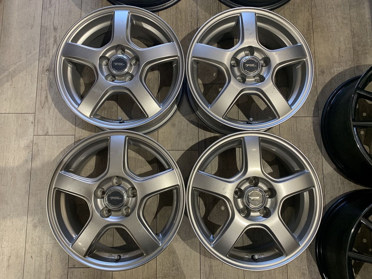 2603015】TOPRUN R5 15インチ 6J +45 PCD100 5H 73mm プリウス 