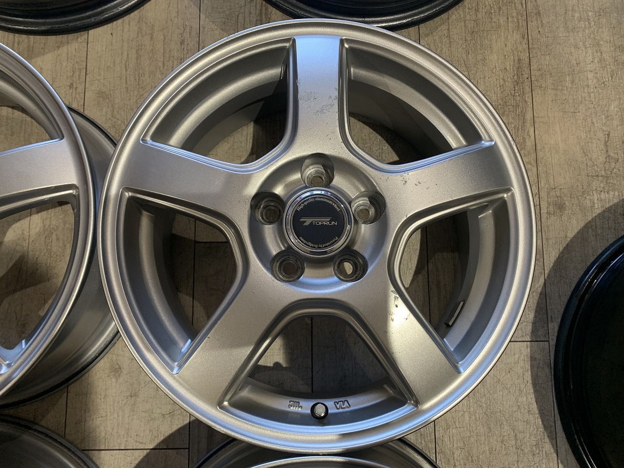 2603015】TOPRUN R5 15インチ 6J +45 PCD100 5H 73mm プリウス 