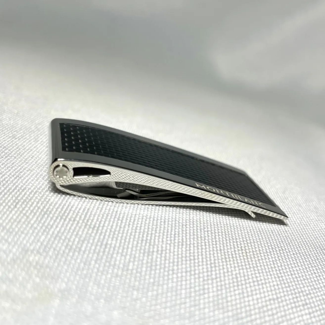 美品 MONTBLANC モンブラン ブランドロゴ文字 ブラックカーボン