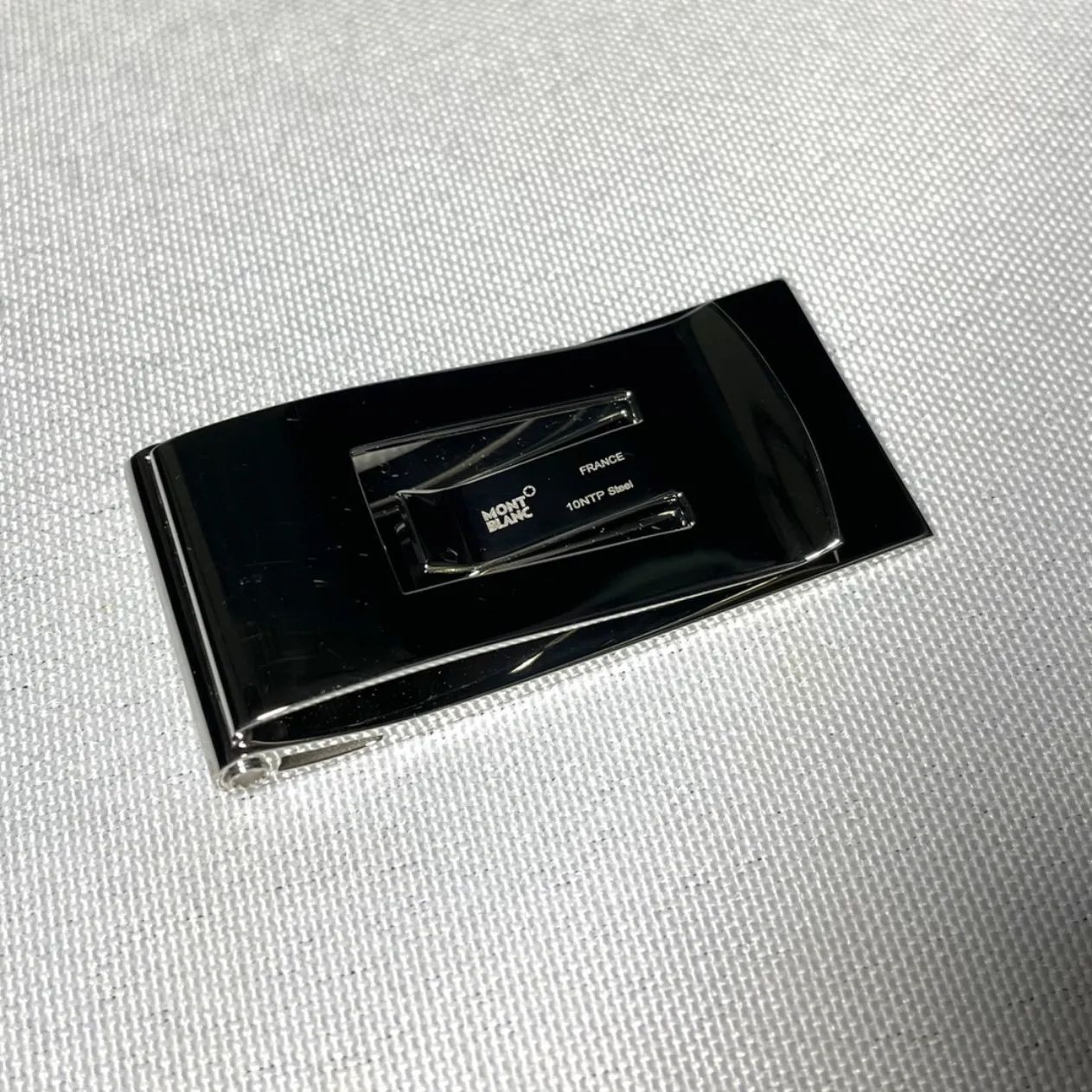 美品 MONTBLANC モンブラン ブランドロゴ文字 ブラックカーボン