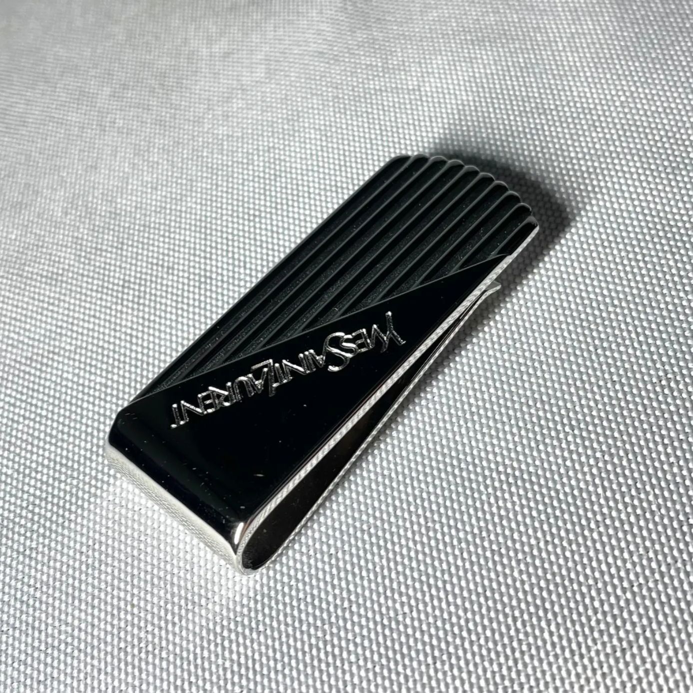 美品 希少 YVES SAINT LAURENT イヴサンローラン ブランドロゴ文字