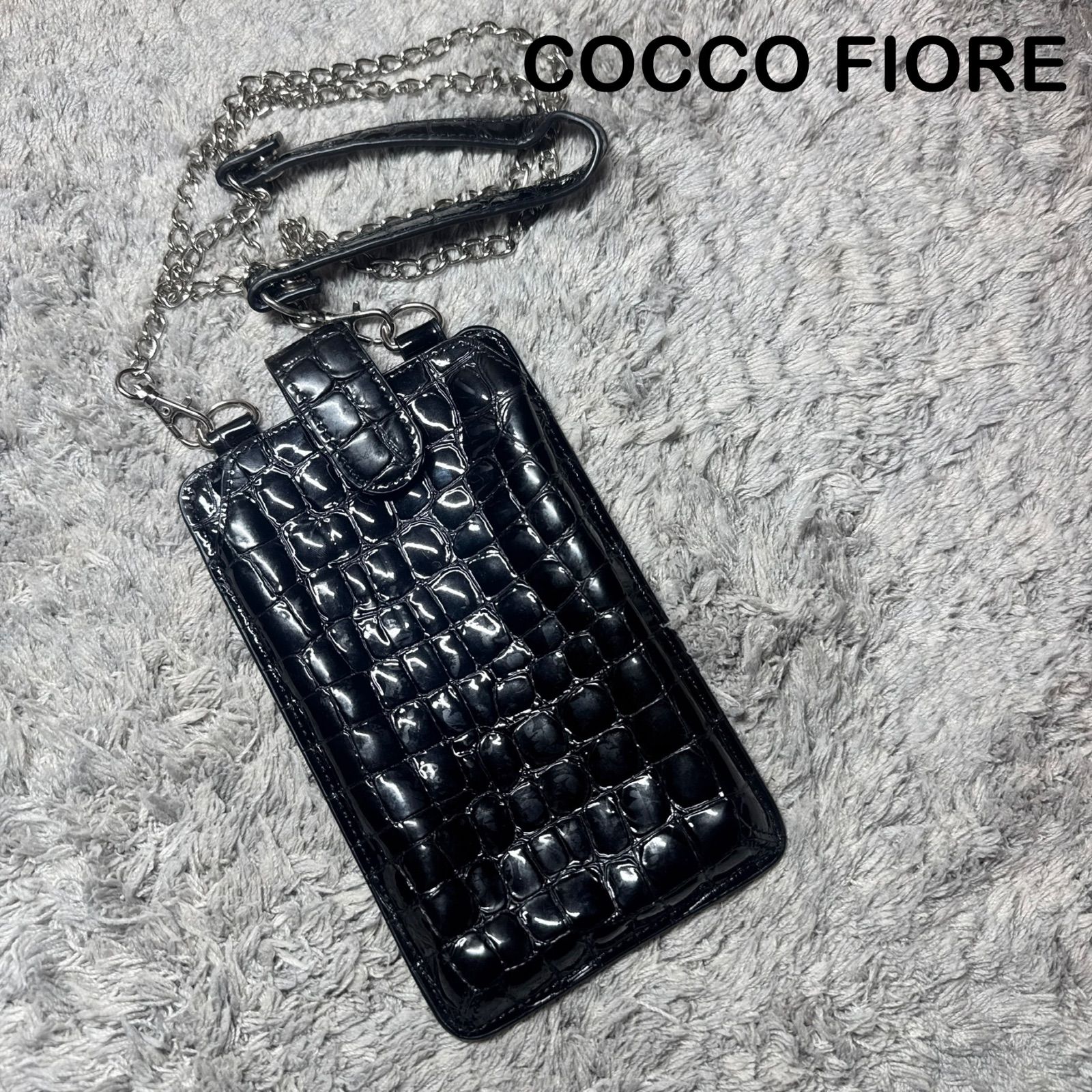 COCCO FIORE コッコフィオーレ スマホポーチ ショルダーバッグ 型押し 