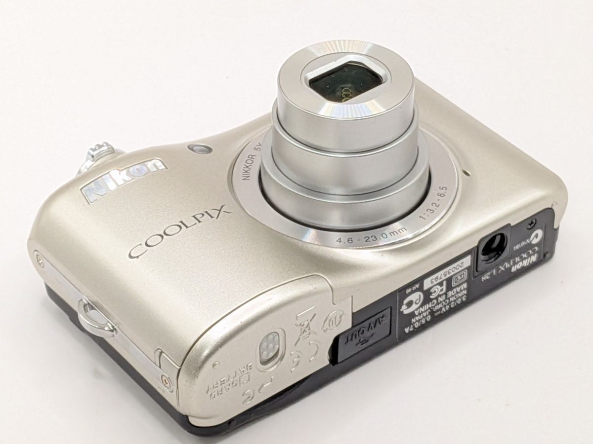 極美品✨NIKON COOLPIX L18 シルバー 単3電池 デジカメ 【公式通販】