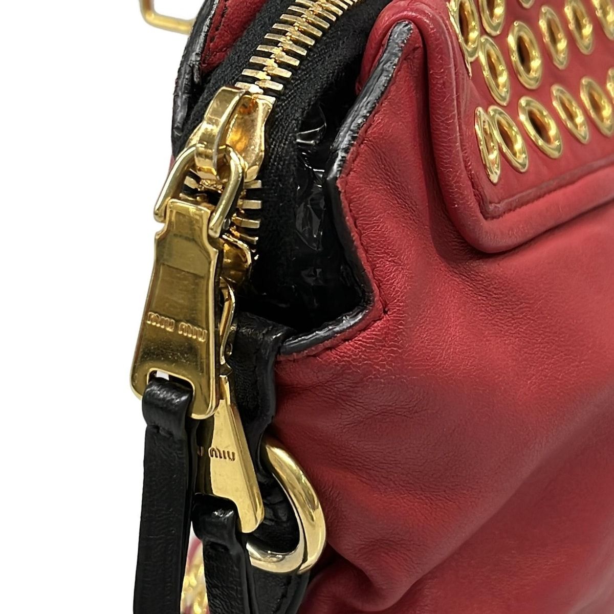 miumiu(ミュウミュウ) ショルダーバッグ バイカー レッド×黒 ハトメ レザー miumiu(ミュウミュウ) ショルダーバッグ バイカー レッド×黒 ハトメ