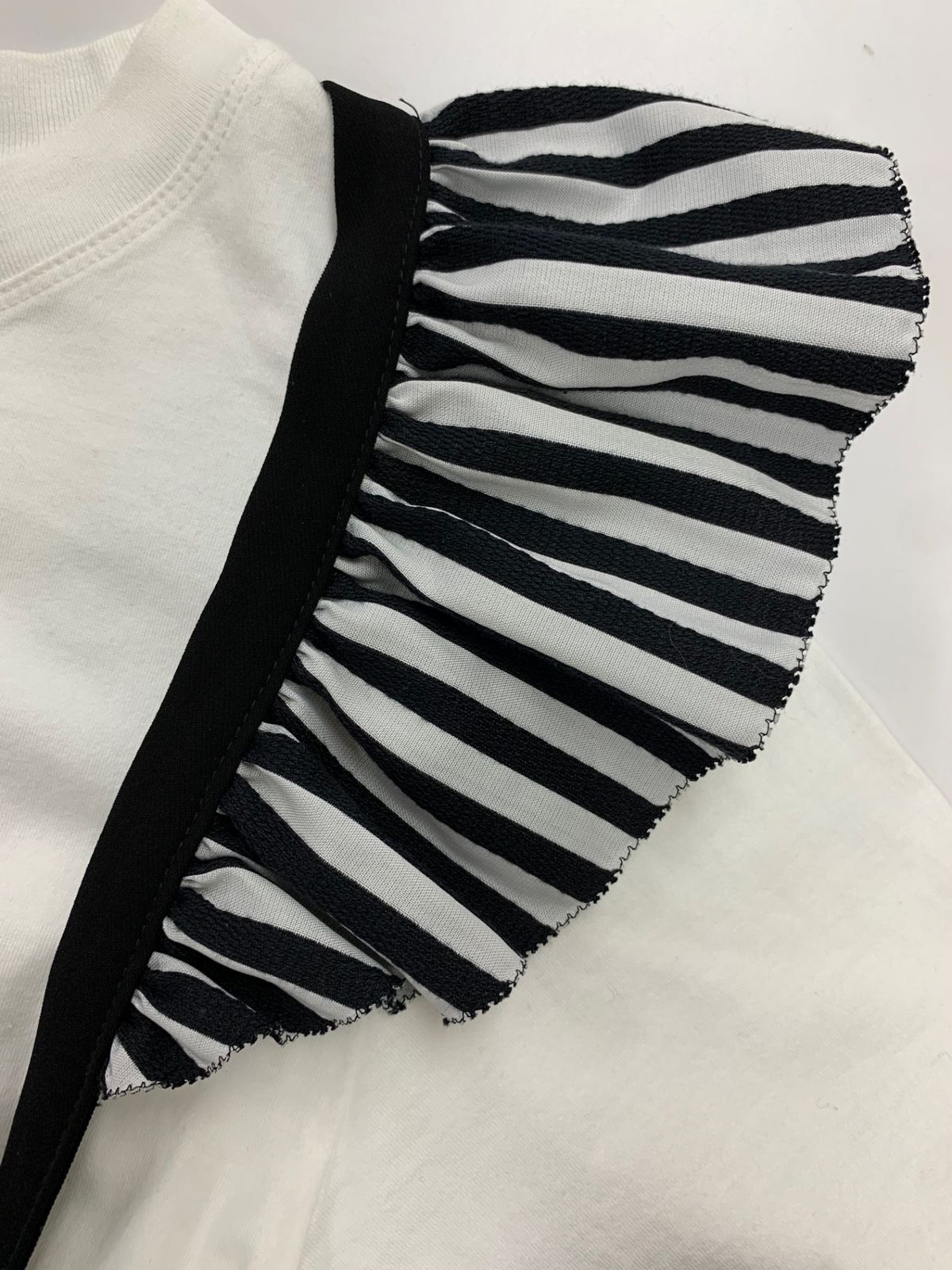 ボーダーズアットバルコニー SUSPENDER TEE カットソー 36 ホワイト フリル ITXVEOTB4FCE ボーダーズアットバルコニー SUSPENDER TEE カットソー 36 ホワイト