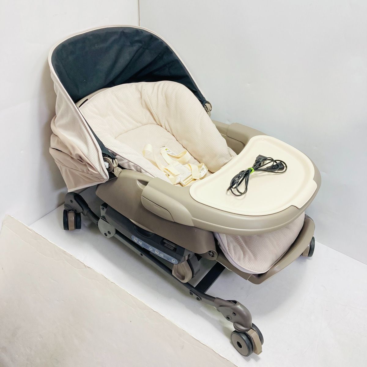 動作良好♪ Combi コンビ 電動ハイローチェア ネムリラ AUTO SWING 