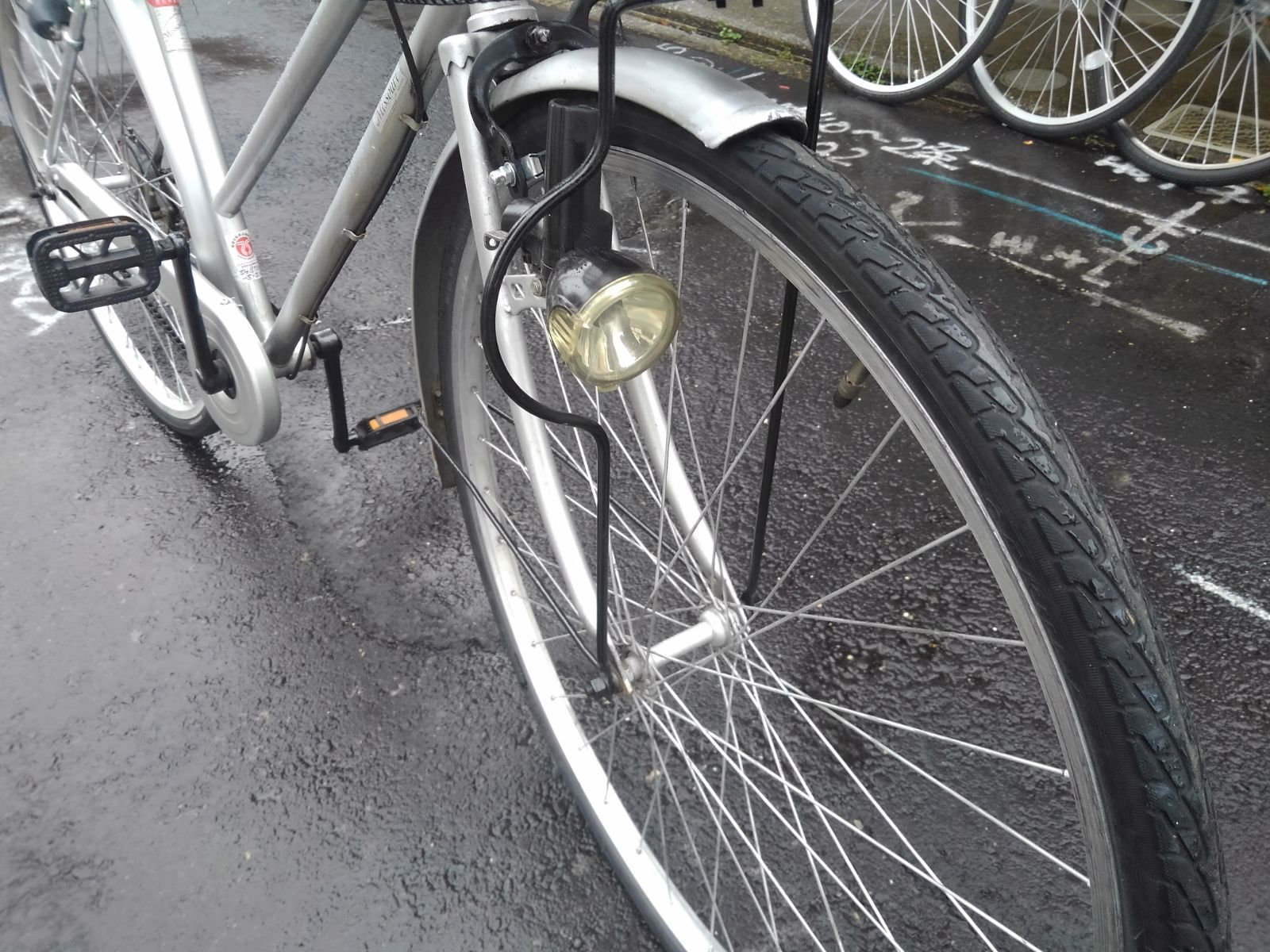 中古自転車２７１９　前後タイヤ新品！　２６インチ　６段ギヤ　LEDダイナモライト 中古自転車2719 前後タイヤ新品！ 26インチ 6段ギヤ LED