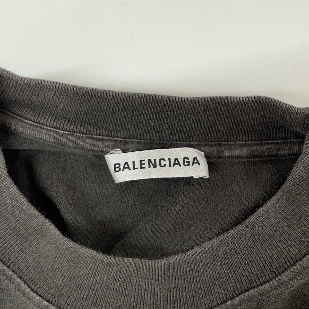 BALENCIAGA バレンシアガ ﾁｬｺｰﾙｸﾞﾚｰ 528409 TBV36 ﾋﾞｯｸﾞｻｲｽﾞ ﾛｺﾞ刺繍T 
