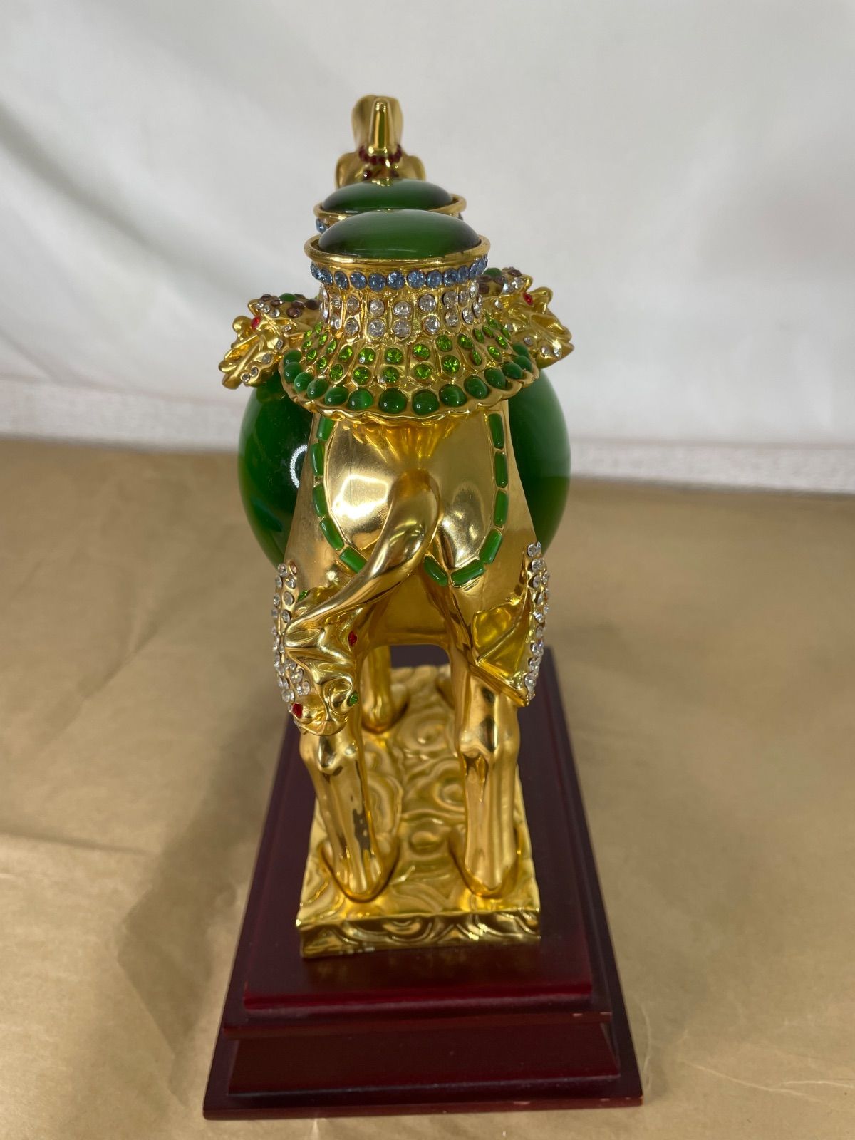 中国美術 発展 猫目石 金メッキ ラクダ置物 琉金駱駝 中国工芸品 Amazon.co.jp: 開拓置物 奮門 ラクダ 金メッキ 流金駱駝 りゅうきんらくだ 置物
