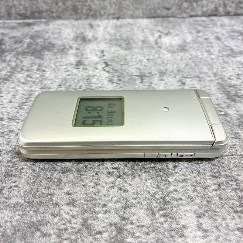 美品 KYOCERA KYF43 かんたんケータイ シルバー - メルカリ