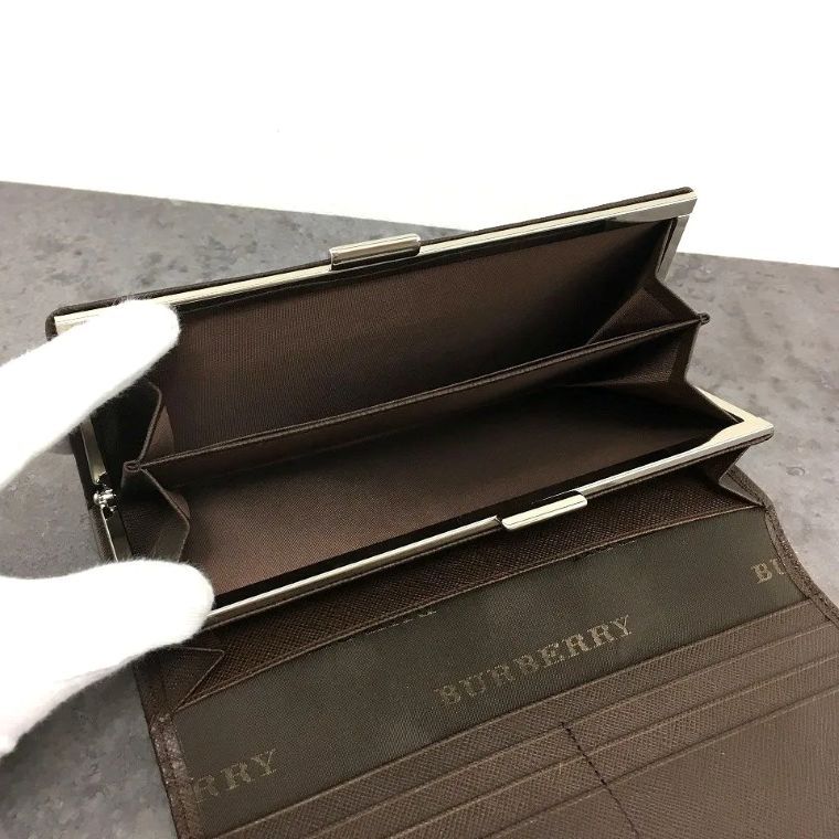 送料込み！ 極美品 BURBERRY 長財布 ノバチェック がま口 二つ折り財布