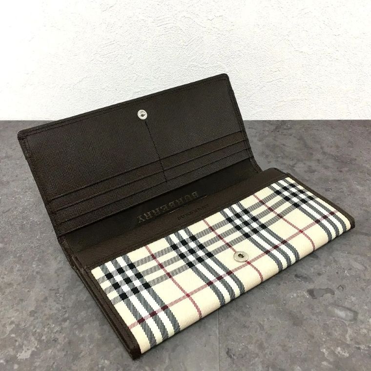 送料込み！ 極美品 BURBERRY 長財布 ノバチェック がま口 二つ折り財布