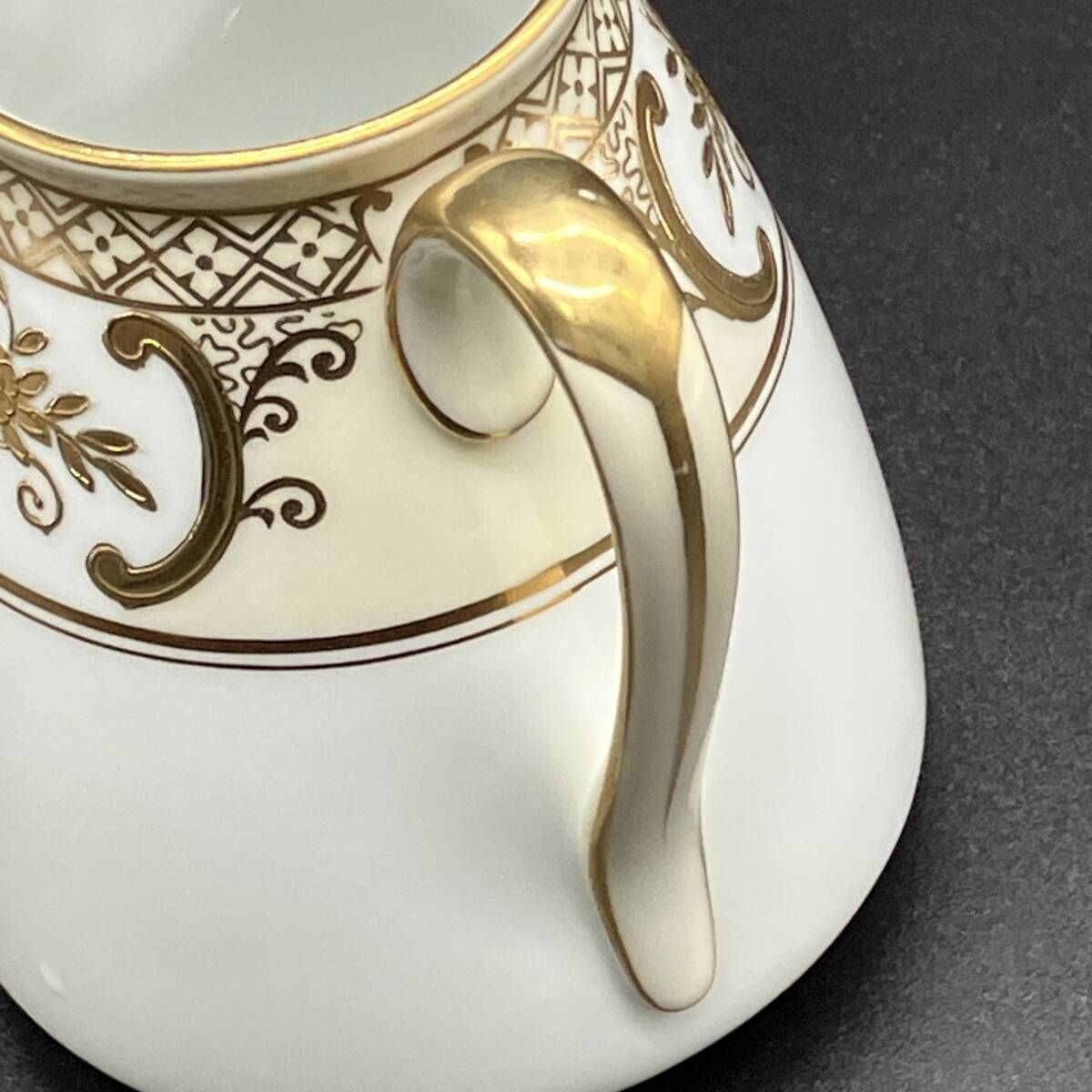 貴重な美品！ オールドノリタケ ・ 金盛上 花籠装飾図紋 キャビネット 