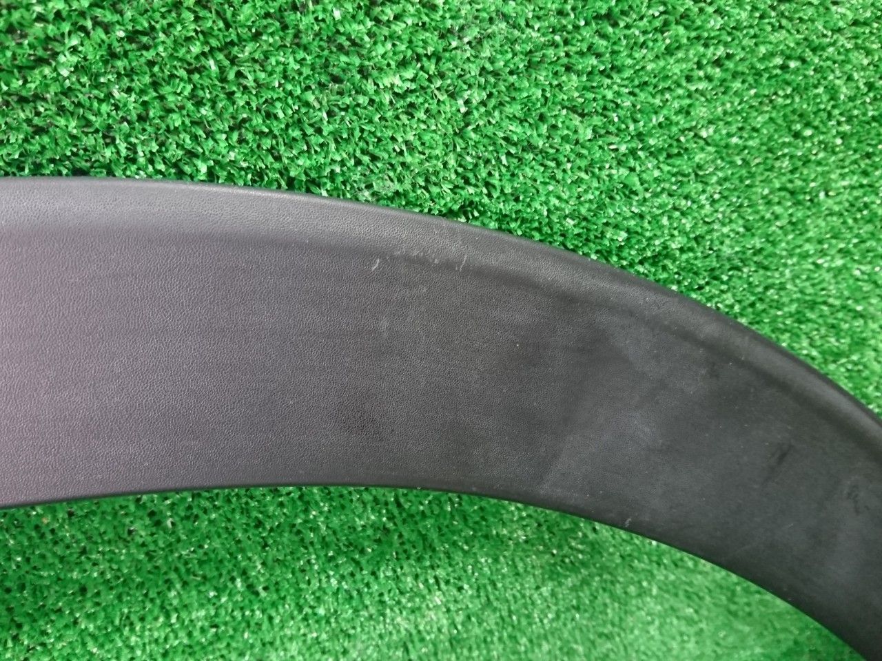 A200A ライズ 左フロントフェンダーモール 無塗装黒 (81471) A200A ライズ 左フロントフェンダーモール 無塗装黒 (81471) - メルカリ