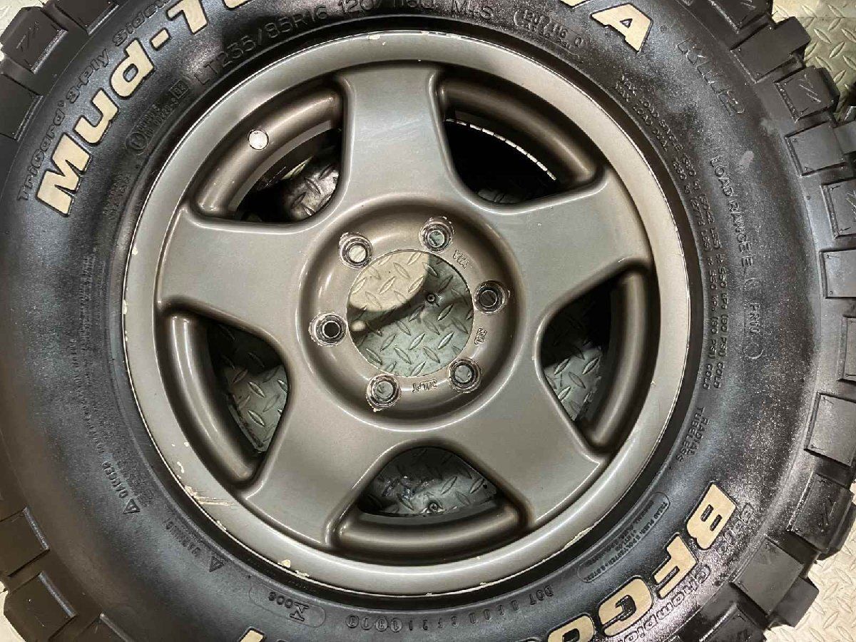 【BF Goodrich Mud-Terrain T/A KM2 LT235/85R16】スパイクタイヤ【ブラッドレーV 16インチ 6.5J6HPCD139.7+25】希少 ランクル等　(KTJ651) クレジットカード QRコード決済可 BF Goodrich Mud-Terrain T/A KM2 LT235/85R16】スパイクタイヤ