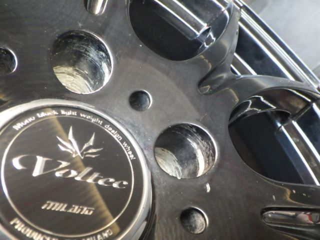 【3735】B送料無料▲INTER MILANO VOLTEC HYPER MS-7▲18x8.0J 5穴 114.3 +42▲4本 26102426