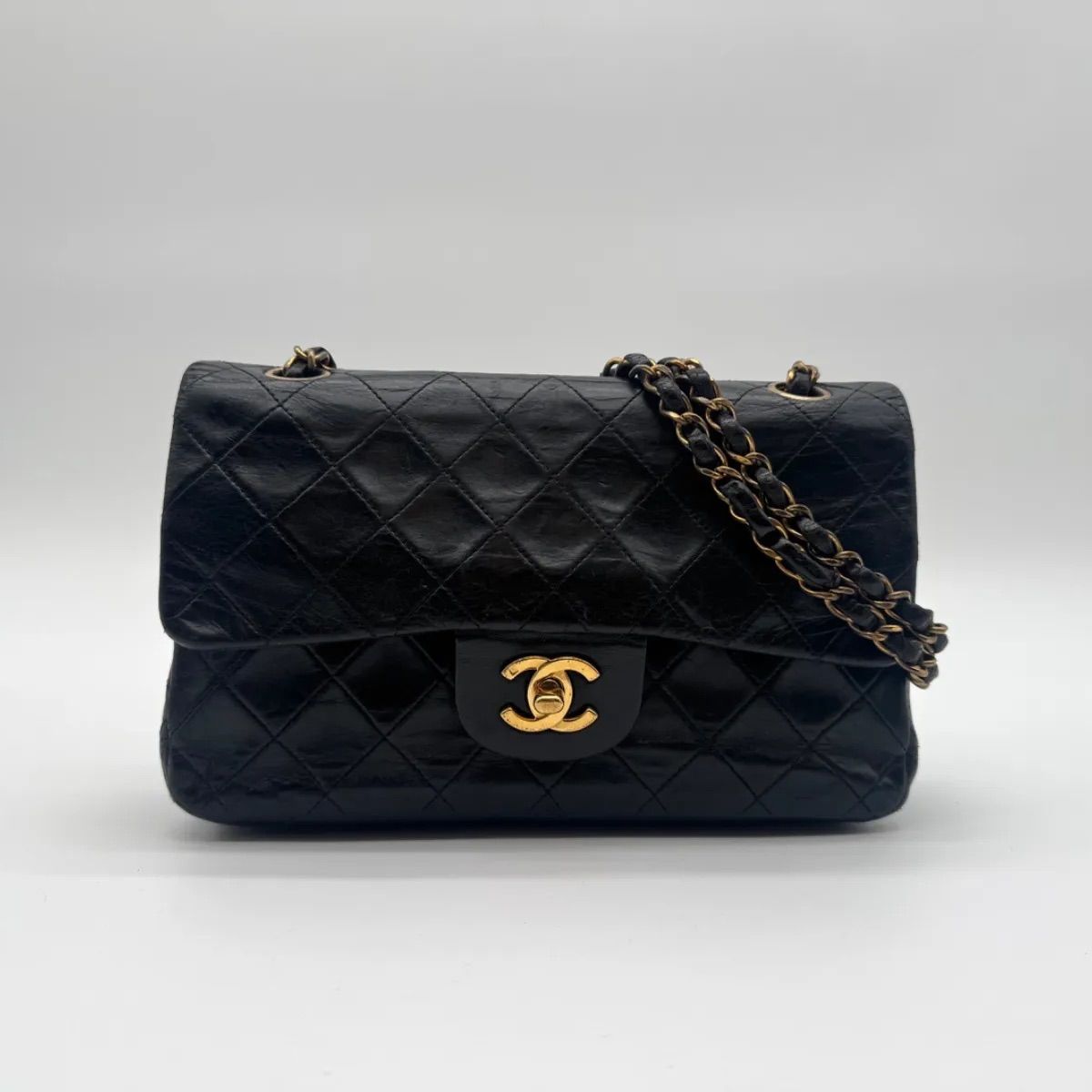 大人気✨CHANEL シャネル　ショルダーバッグ　マトラッセ　ココマーク　ゴールド金具　ターンロック　Wフラップ　ブラック　レザー
