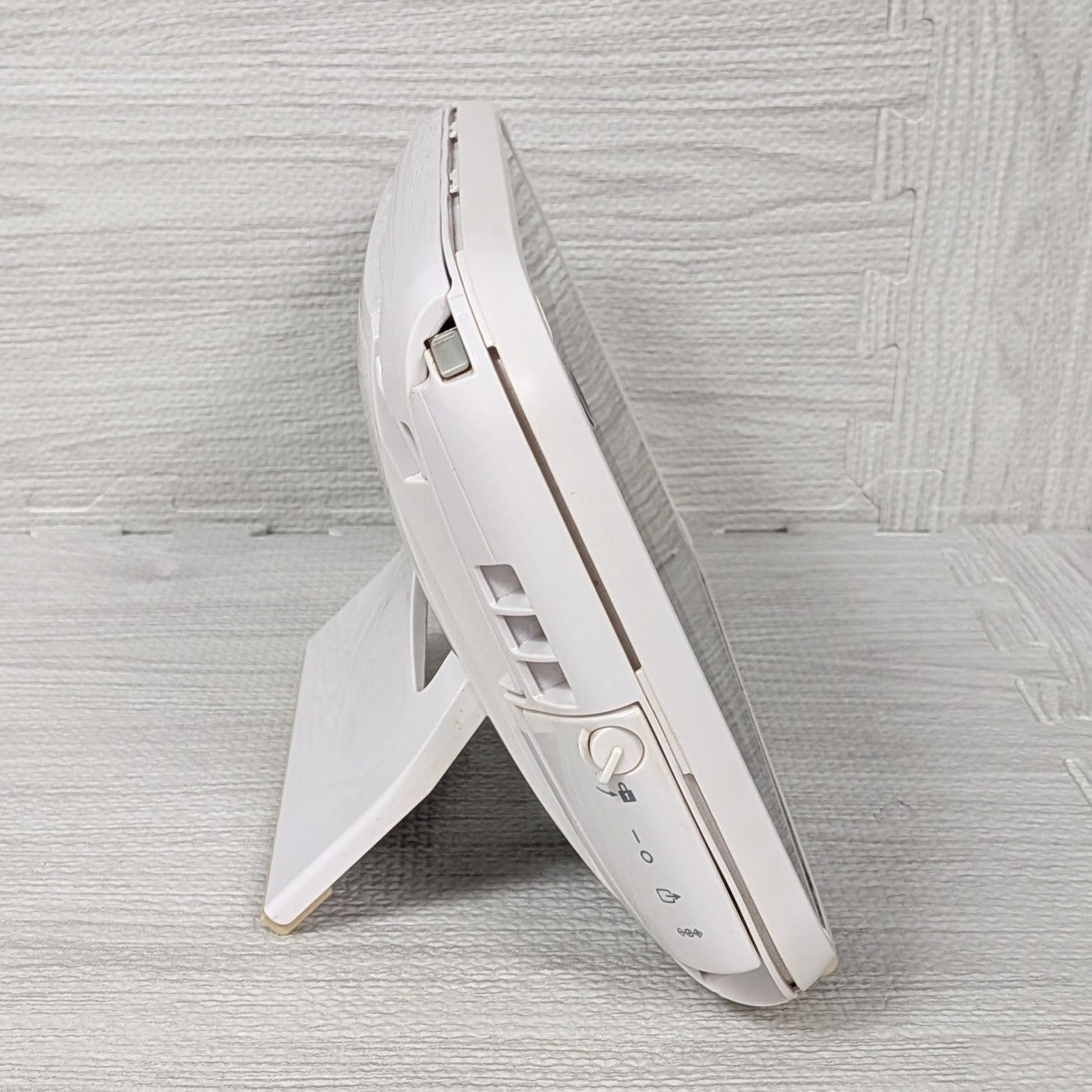 TWINBIRD ツインバード ポータブル 防水ブルーレイプレーヤー BR-J921 