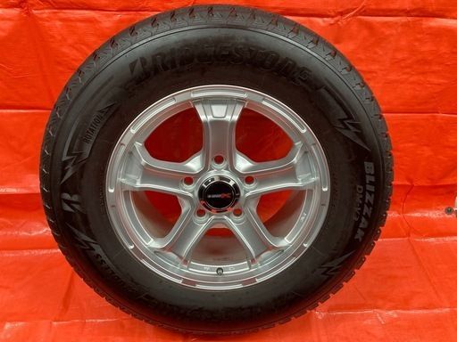 ランクル200にて使用 B-MUD K 18インチスタッドレス 235/60R18 バリ溝 2022年製 4本セット ランクル200にて使用 B-MUD K 18インチスタッドレス 235/60R18 バリ溝