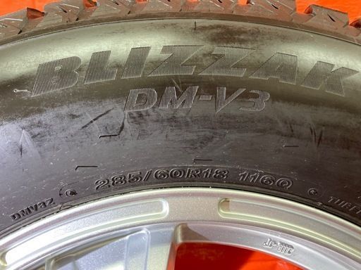 ランクル200にて使用 B-MUD K 18インチスタッドレス 235/60R18 バリ溝 2022年製 4本セット ランクル200にて使用 B-MUD K 18インチスタッドレス 235/60R18 バリ溝