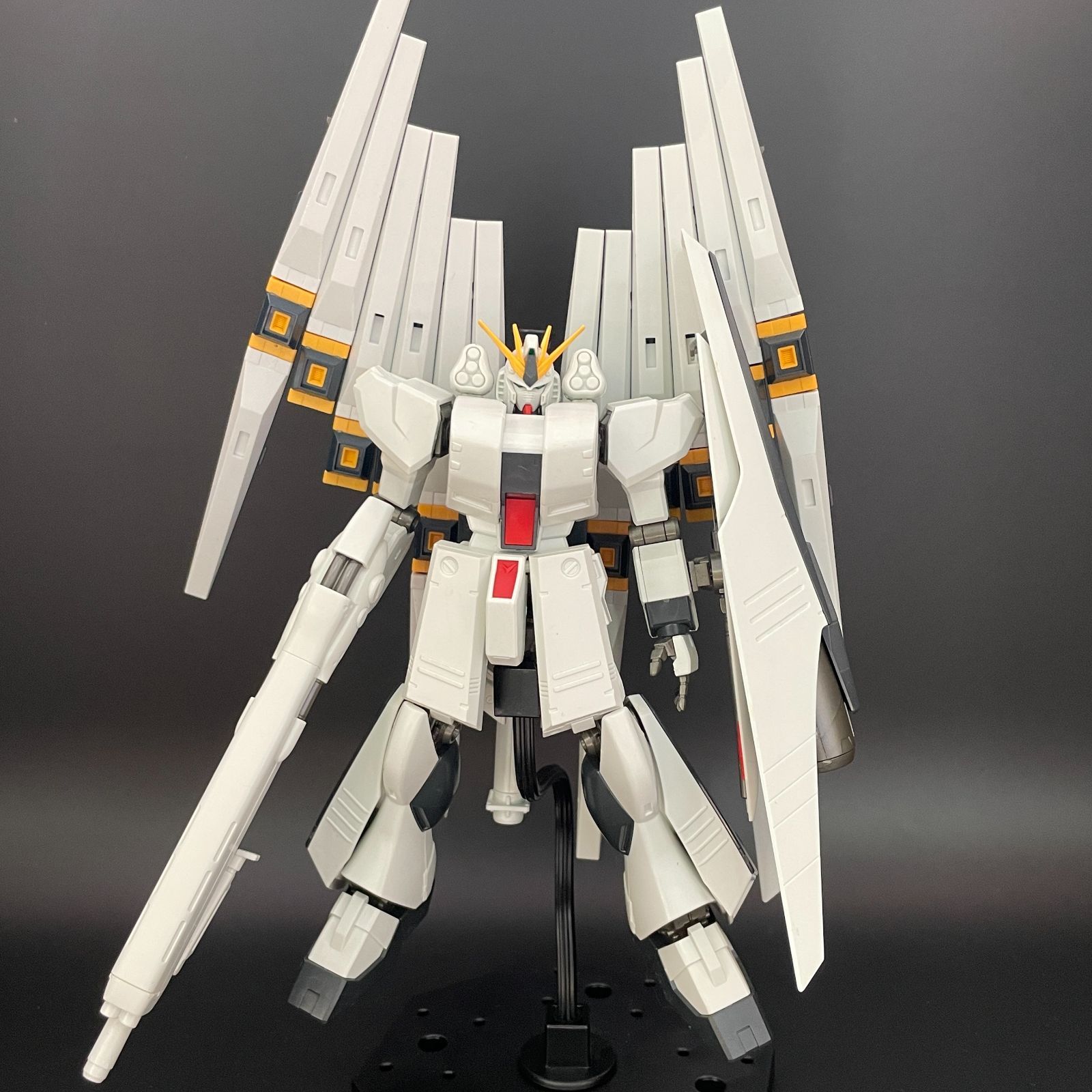 【HGUC】νガンダム　フィンファンネル　　ガンプラ　ジャンク　組立済み ガンプラ【ジャンク品/キズ、汚れ、ほこり、プラ焼け】 HGUC 1/144 ν