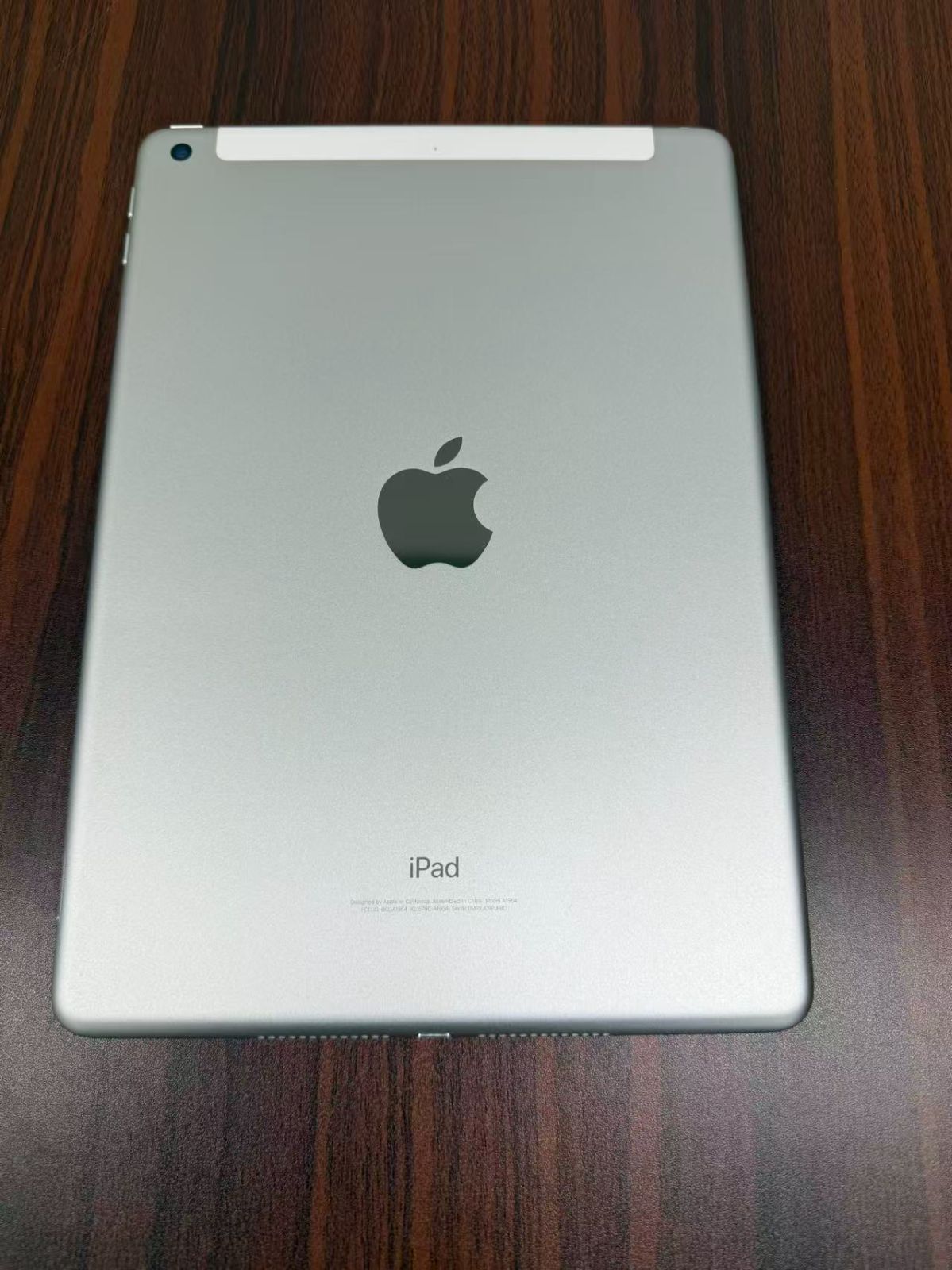 iPad6 Wi-Fi+Cellular 32GB Silver 訳あり - メルカリ