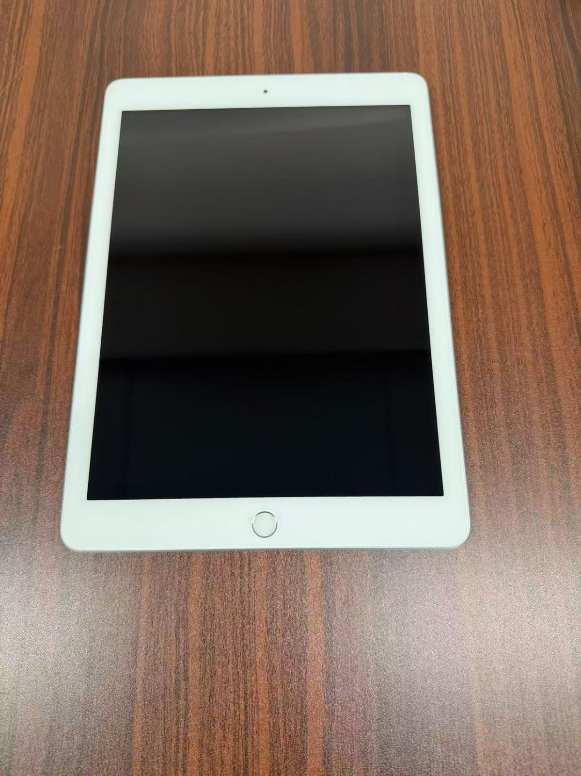 iPad Wi-Fi : Apple 第6世代 整備済み品 (第6世代) 32GB + wi－