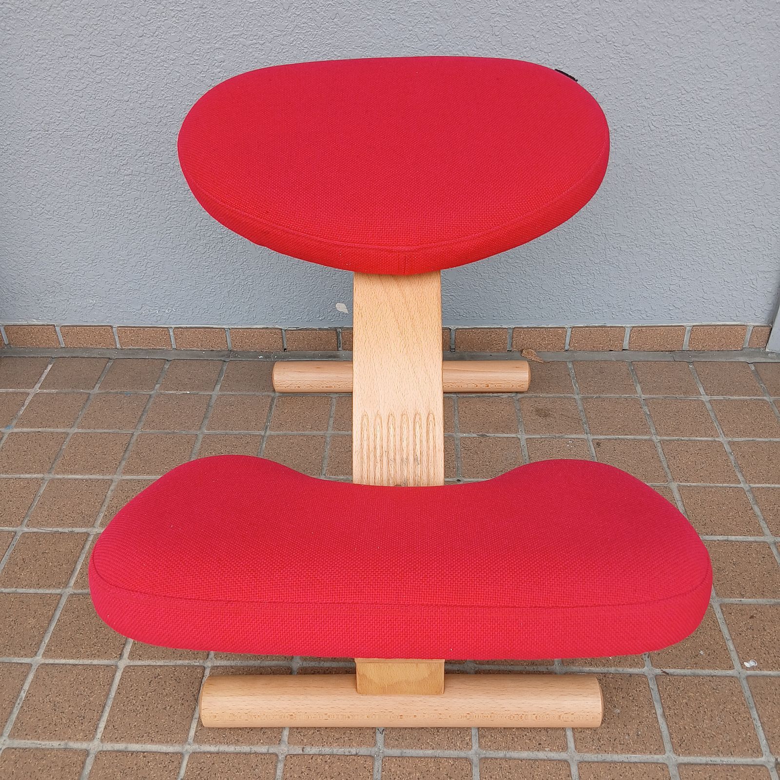 サカモトハウス バランスイージー バランスチェア レッド 姿勢矯正 バランスラボ バランスイージー SAKAMOTOハウス 矯正椅子 赤 レッド