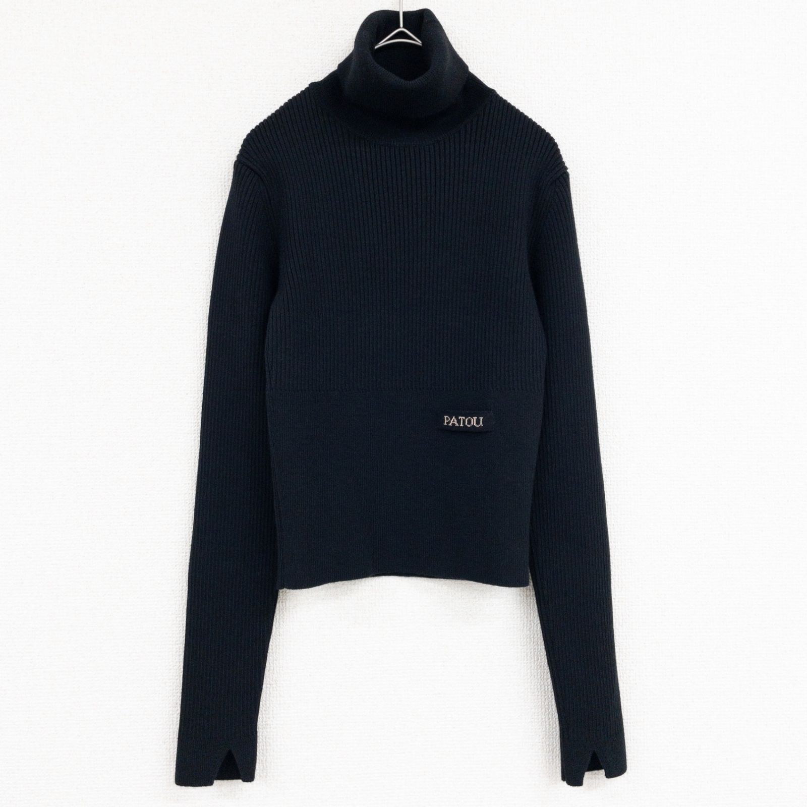 PATOU パトゥ リブニットトップス タートルネック ハイネック ロゴ ウール ナイロン ブラック トルコ製 レディース XS b00941 PATOU パトゥ リブニットトップス タートルネック ハイネック ロゴ
