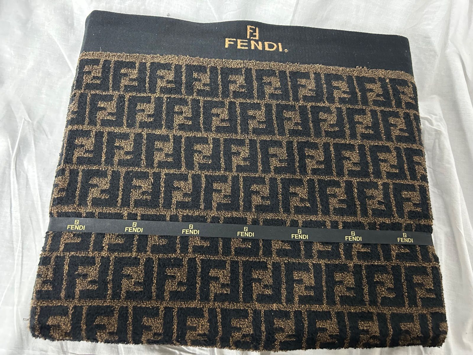 FENDI フェンディ タオルケット 未使用 ズッカ FF柄 箱あり FENDI フェンディ タオルケット 未使用 ズッカ FF柄 箱あり 【公式通販】