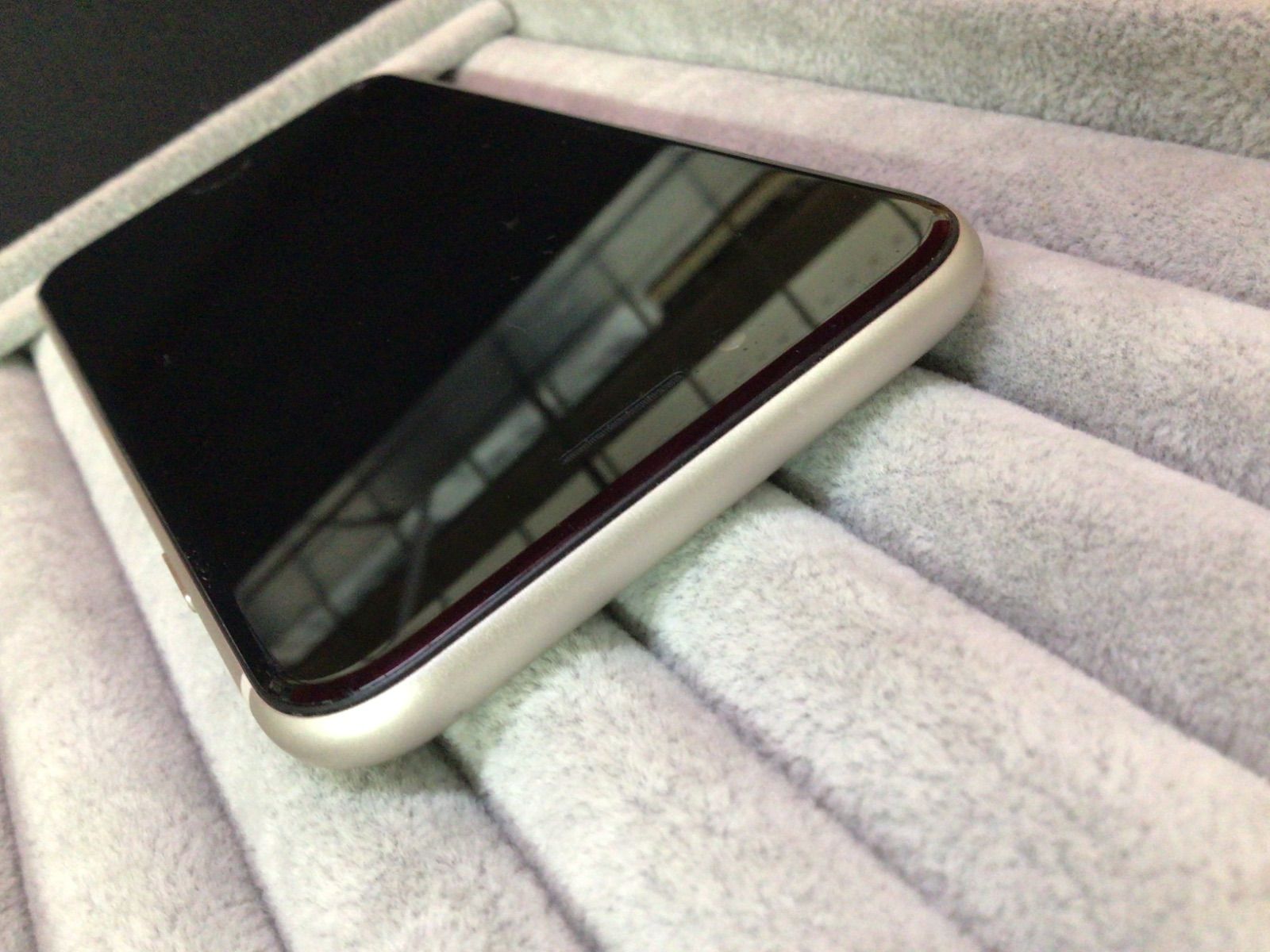 iPhone SE 128GB 第3世代 ジャンク品 (画面割れ) - メルカリ