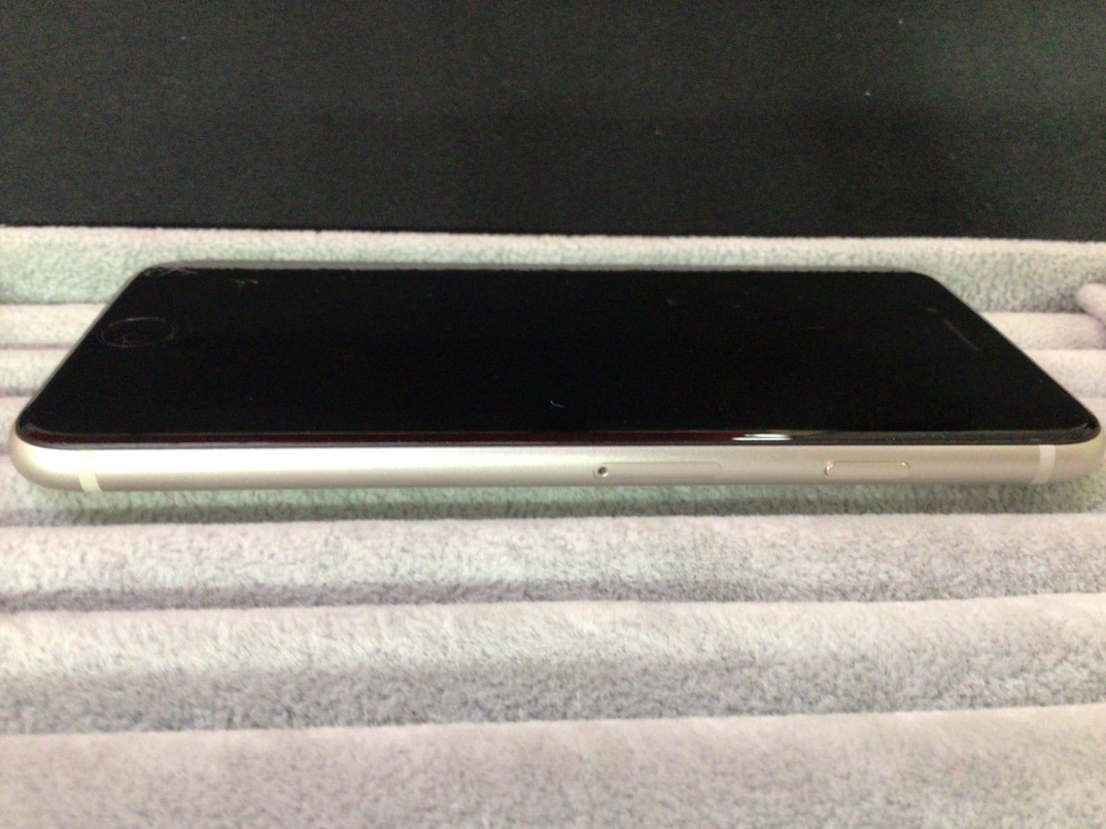 iPhone SE 128GB 第3世代 ジャンク品 (画面割れ) - メルカリ