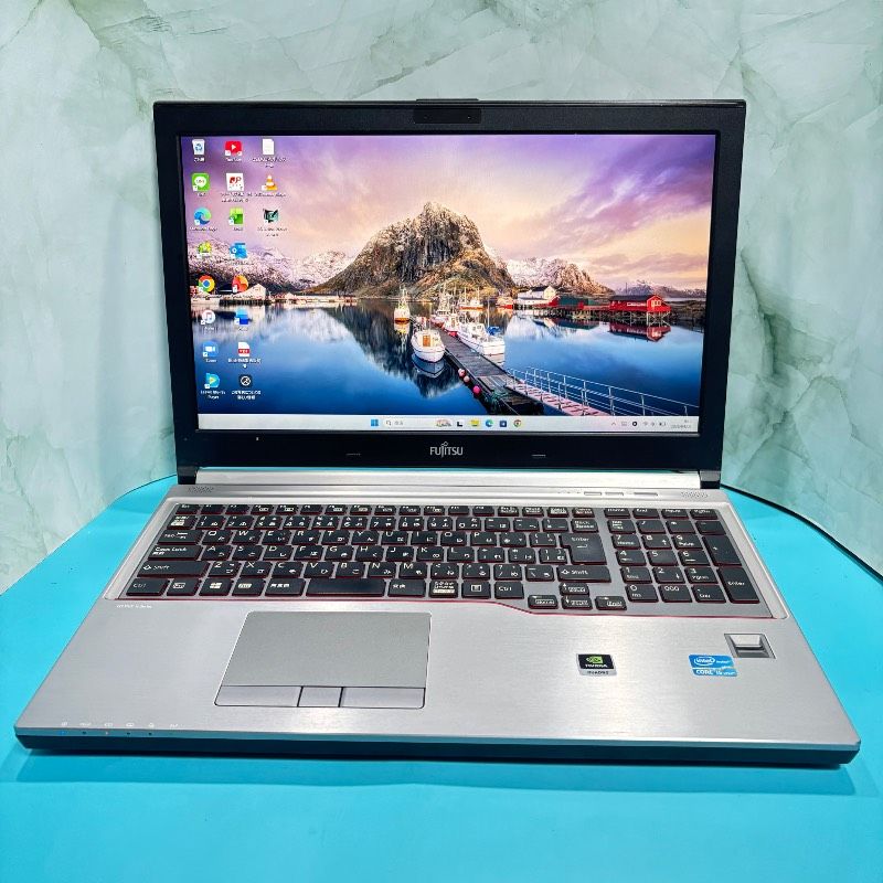 デスクトップパソコン FUJITSU Windows11corei5SSD美品