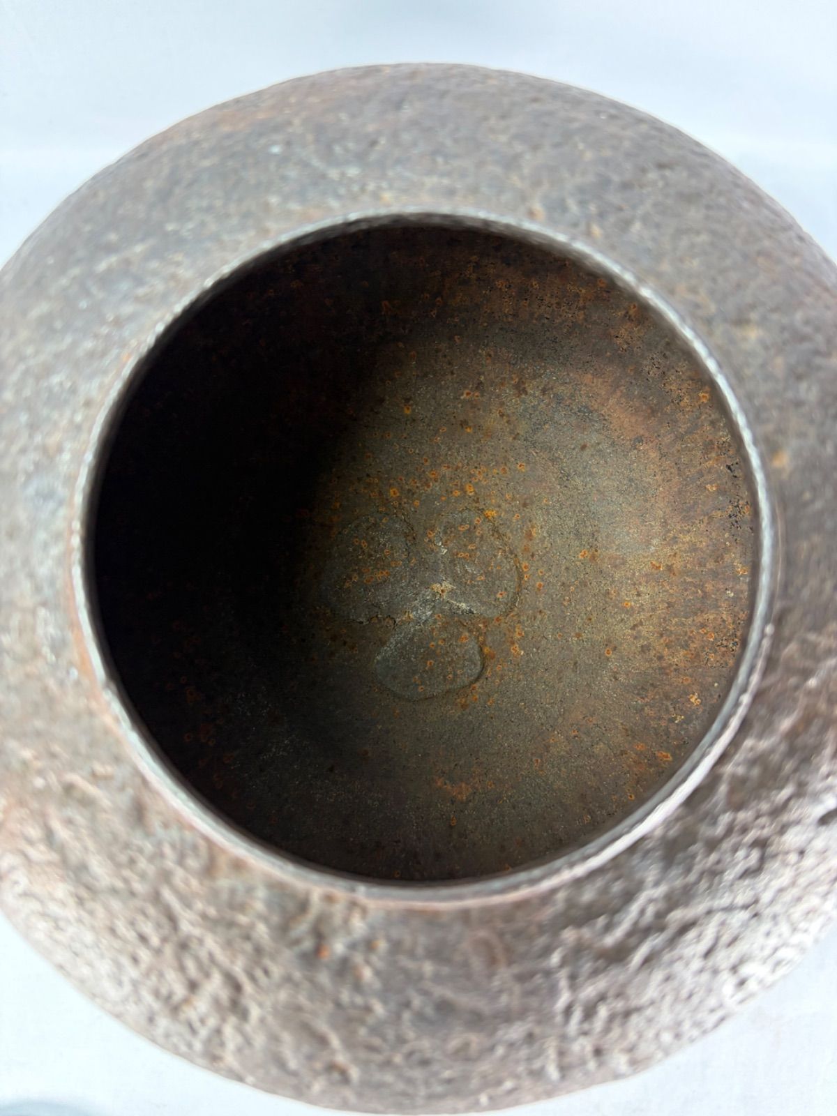 茶道具】龍敏堂造 荒肌鬼面鉄風炉 風炉釜 茶釜 釜422 - メルカリ