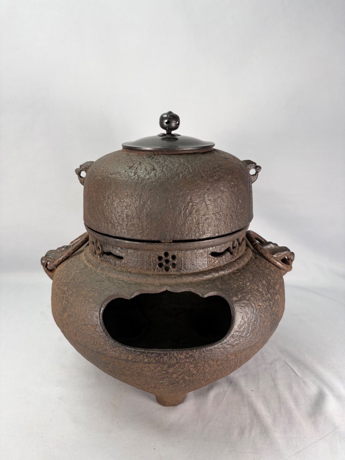 茶道具】龍敏堂造 荒肌鬼面鉄風炉 風炉釜 茶釜 釜422 - メルカリ