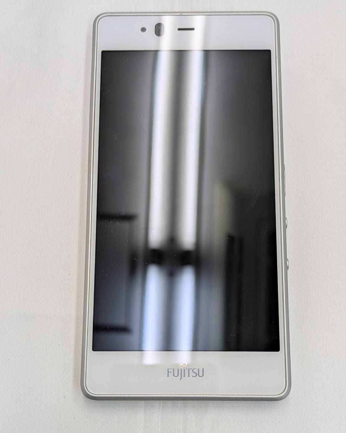 arrows M04 SIMフリー スマホ 富士通 ホワイト B - メルカリ