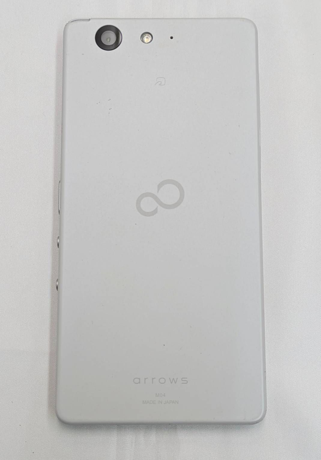 arrows M04 SIMフリー スマホ 富士通 ホワイト B - メルカリ