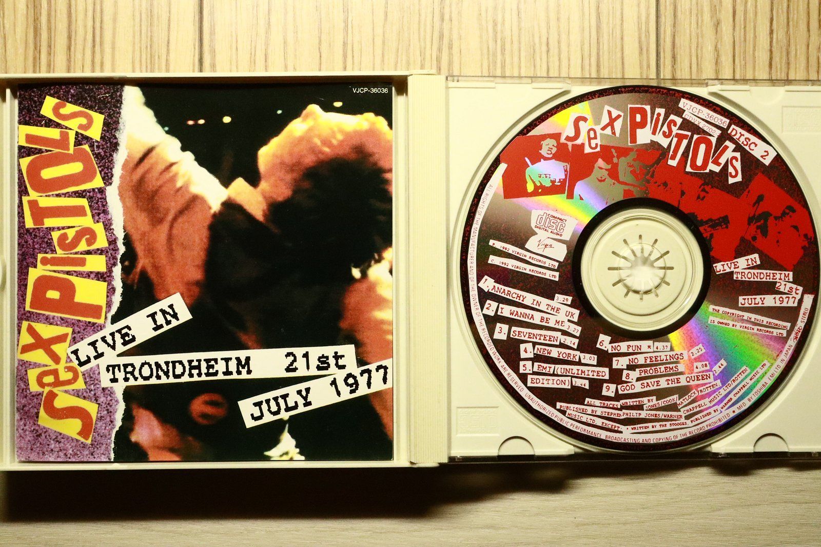 メルカリ★Sex Pistols★中古輸入仏盤★70's★ロンドンパンク 国内盤CD☆セックス・ピストルズ/Sex Pistols□ KISS THIS~ベスト