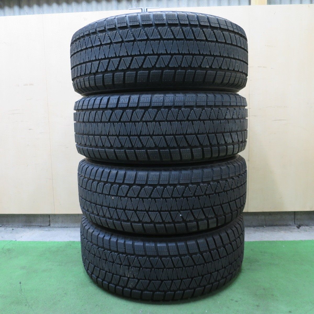 超バリ溝！24年！キレイ！ほぼ10分☆ジープ 等 265/60R18 スタッドレス 