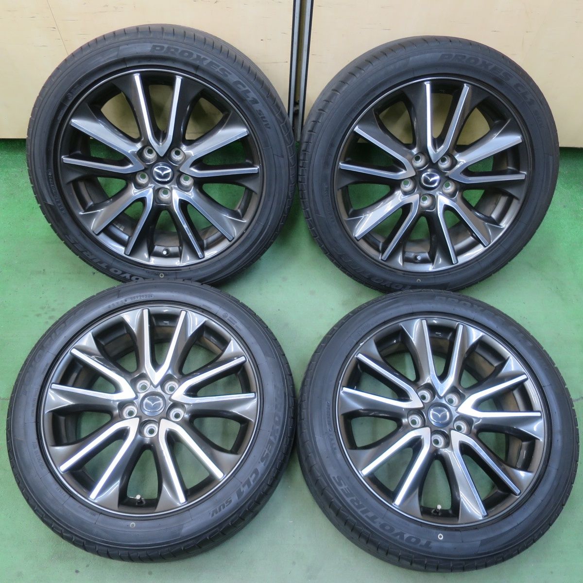 バリ溝！24年！9.5分☆マツダ CX-3 純正 215/50R18 トーヨー 