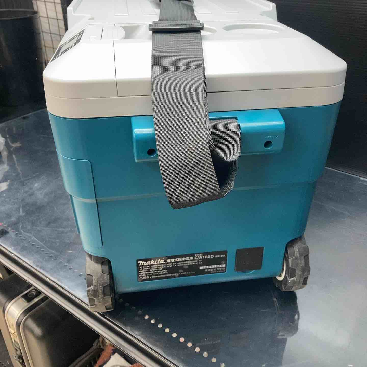 未使用品】☆マキタ(makita) コードレス冷温庫 CW180DZ※保管時の擦り傷 