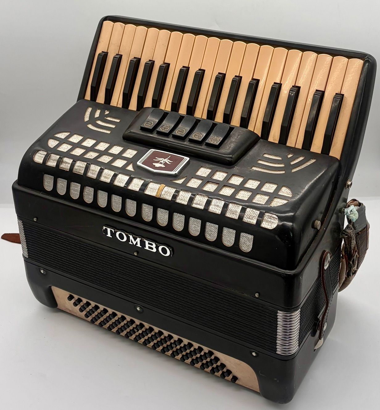 TOMBO（トンボ）のアコーディオン「No.65」♫ - メルカリ