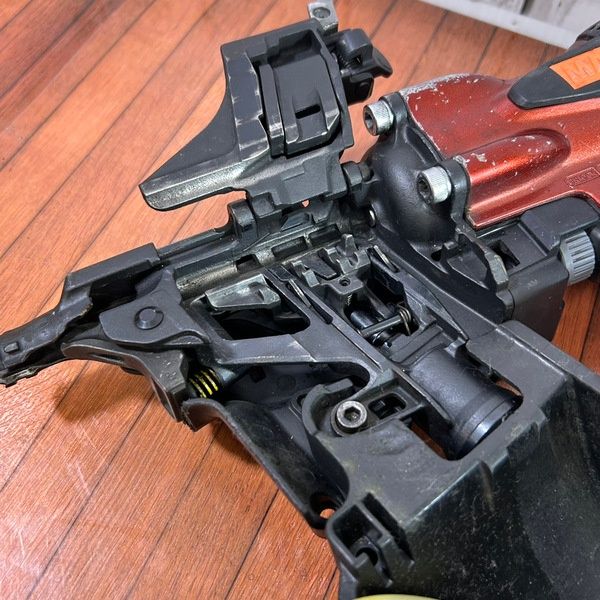 中古】【リペア品】マックス(MAX) 高圧エア釘打ち機 HN-65N4(D)-R