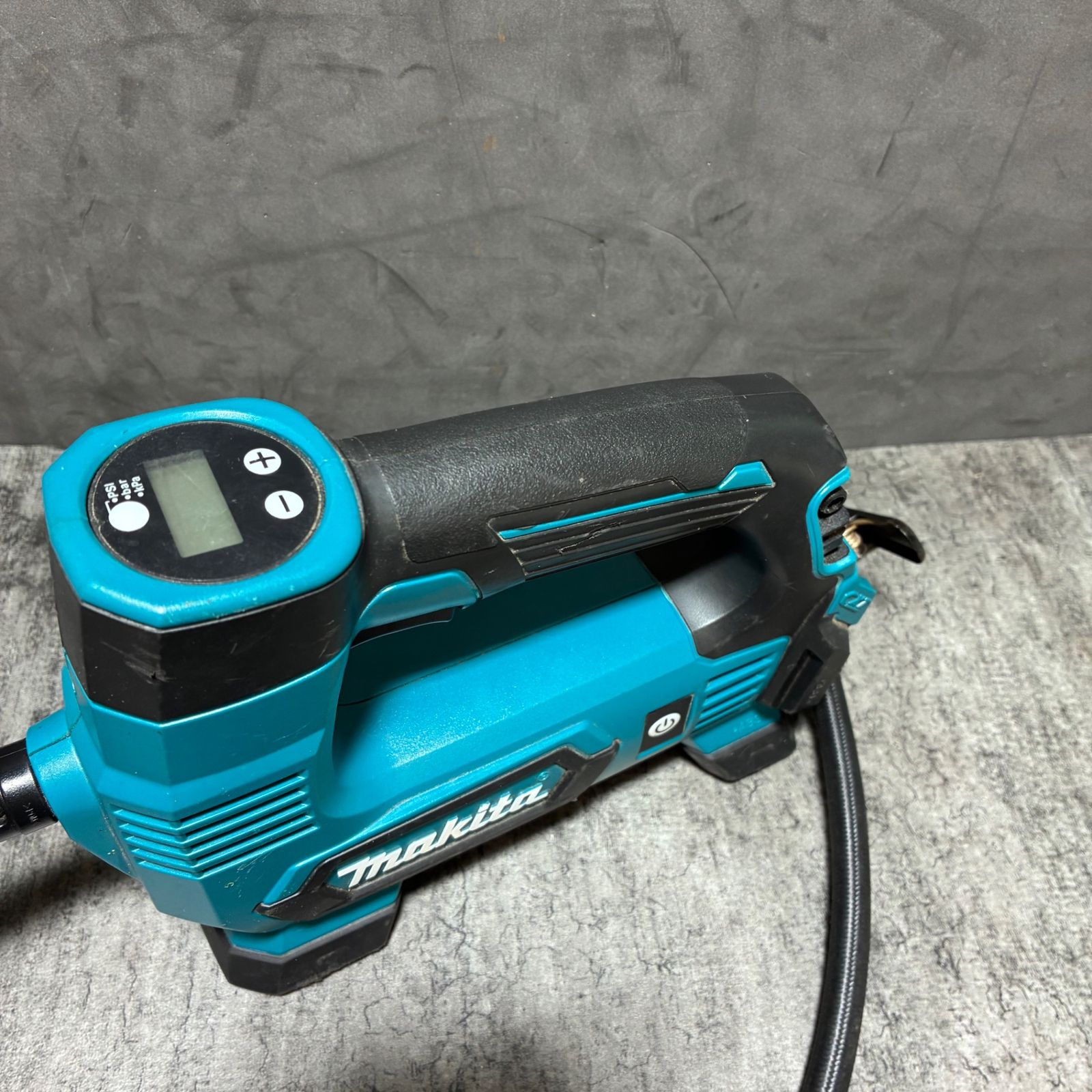マキタ(makita) 10.8V充電式空気入れ MP100DZ 本体のみ【中古】【市川 