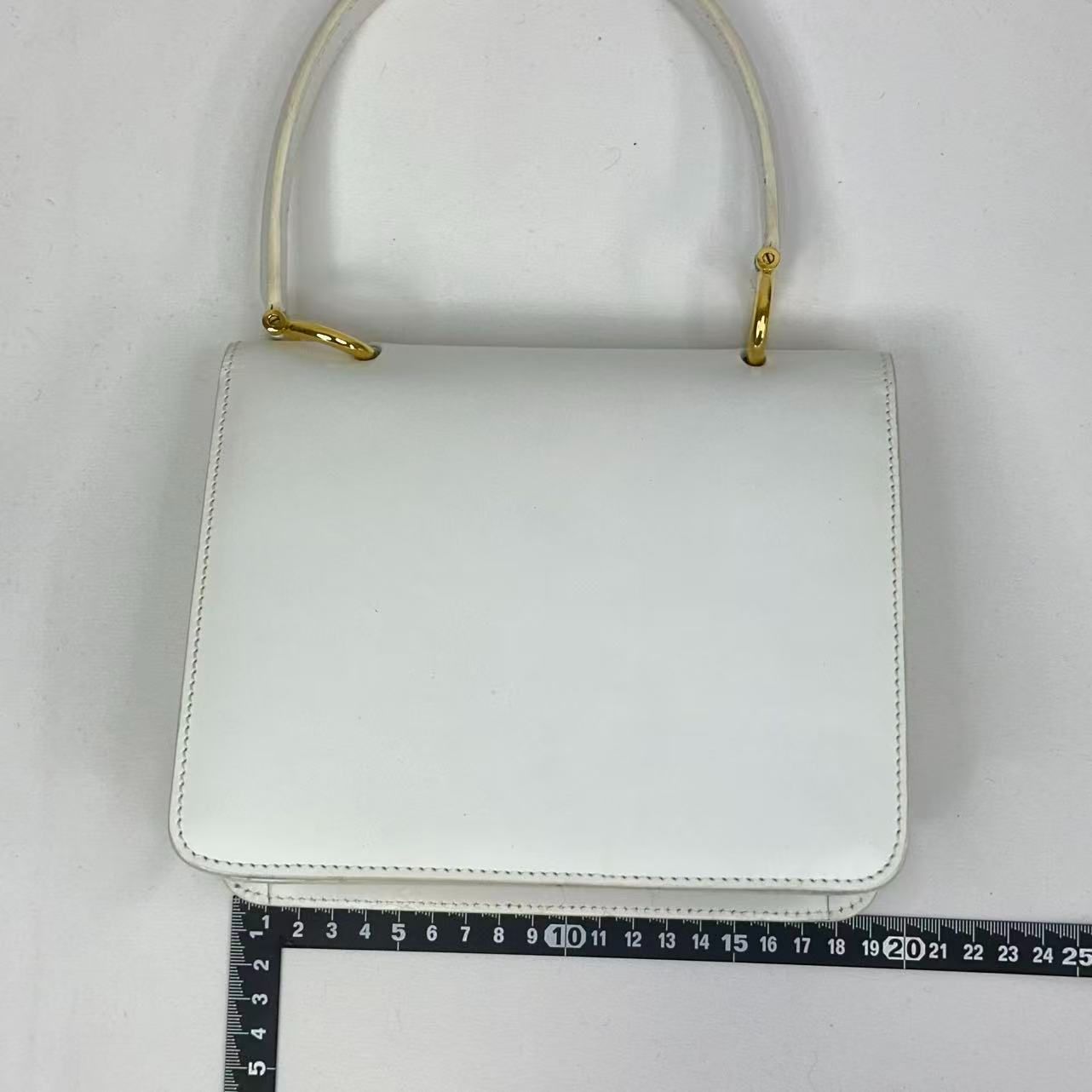 CELINE ガンチーニ ダブルフラップ レザー ホワイト ゴールド金具 