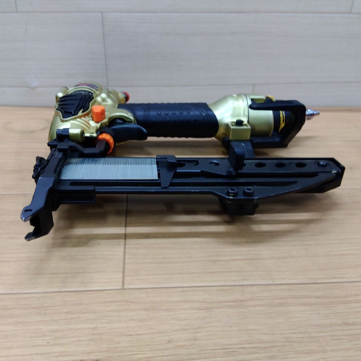 HIKOKI (旧 日立工機) 高圧フロア用タッカ N5004HMF 中古 動作未確認 