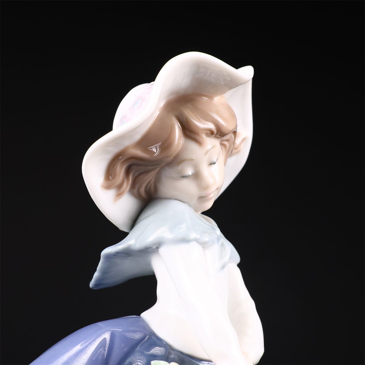 LLADRO 【リヤドロ】 花籠を持つ少女 置物 花や葉のかけありs!CQ554 